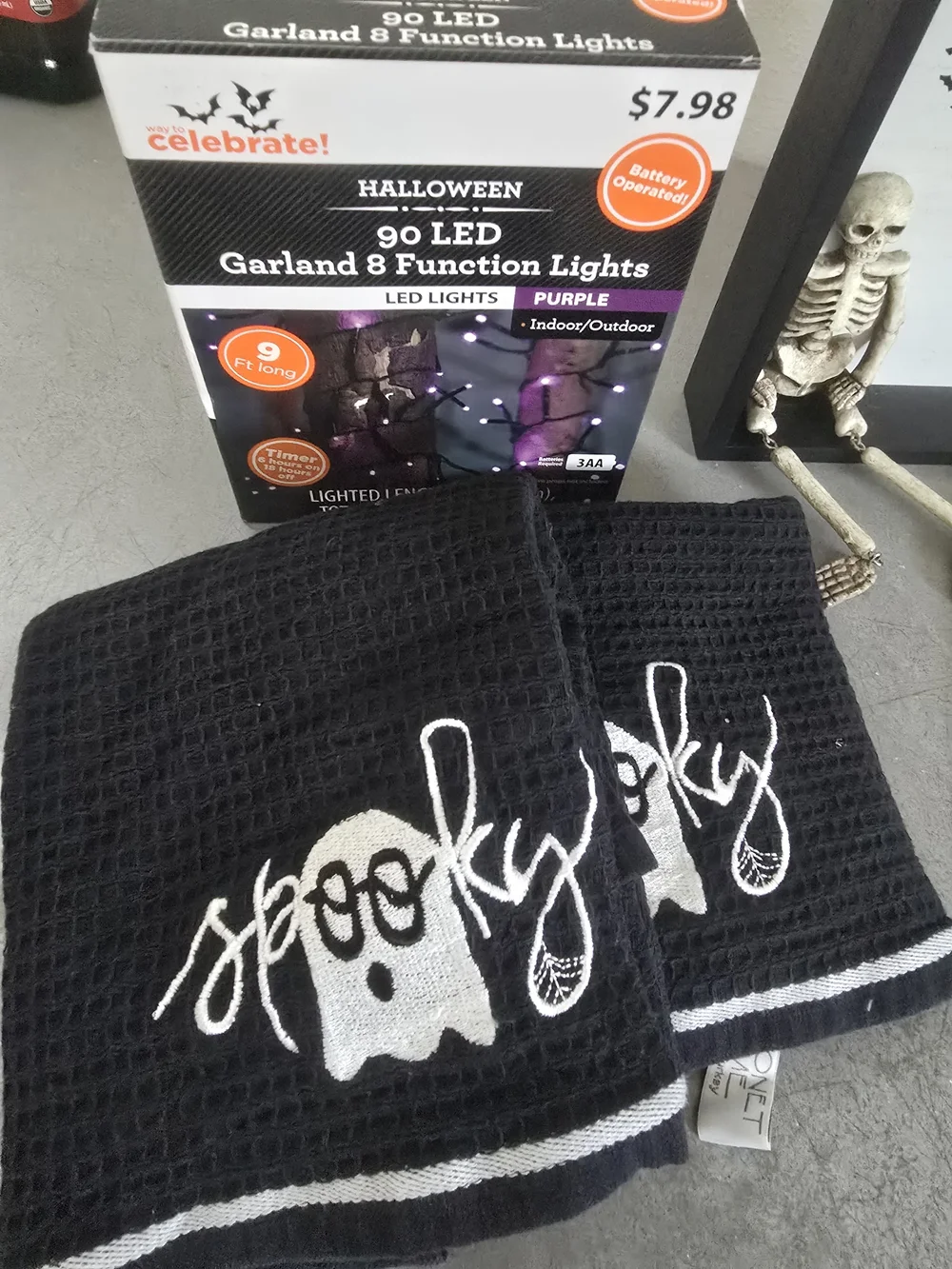 10 Piece Halloween Bundle. Signs, Lights And Towels.